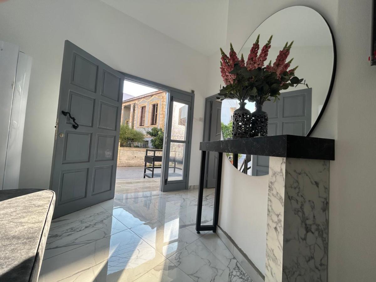 Royal Goddess Guest House, Walled City ファマグスタ エクステリア 写真